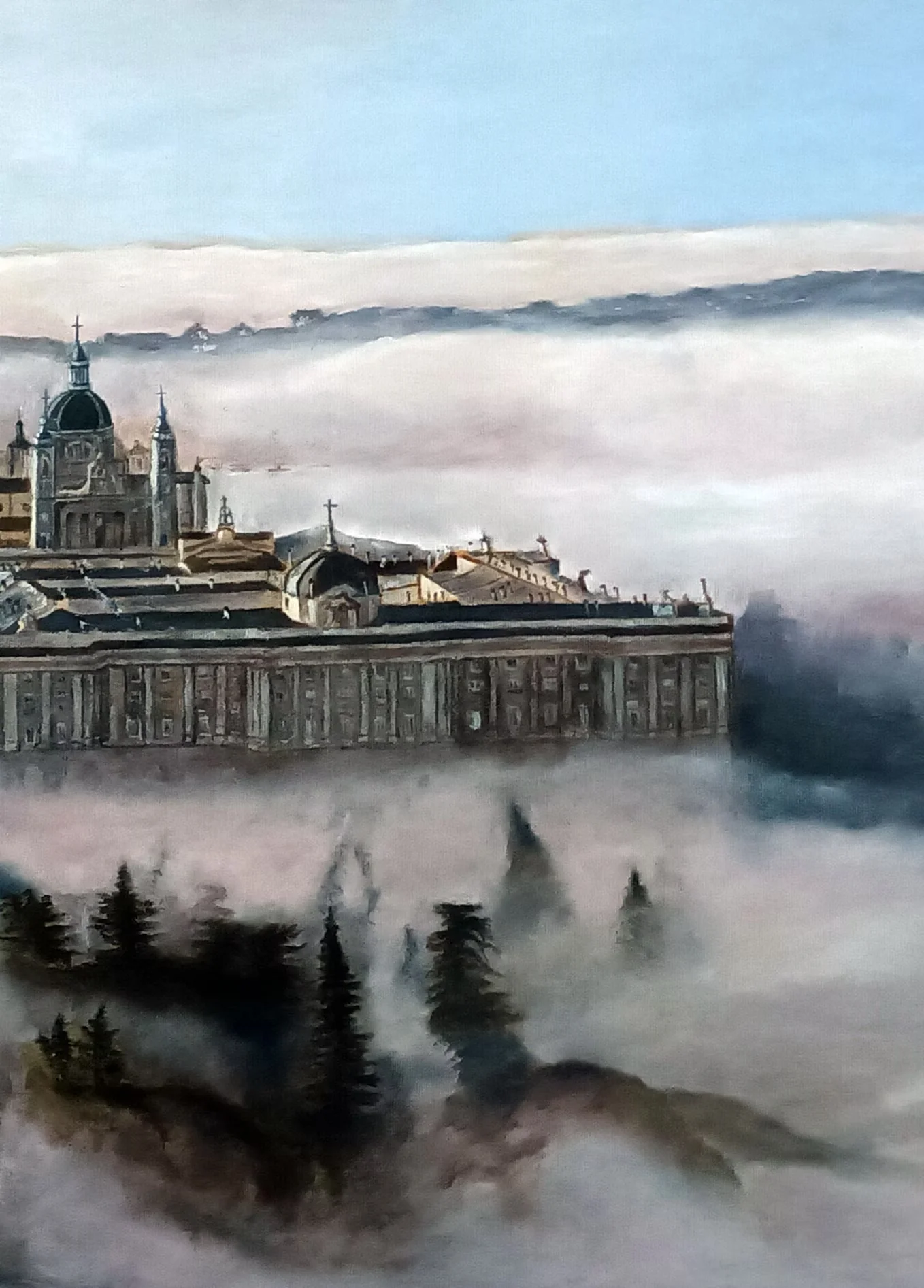 Palacio Real de Madrid con niebla